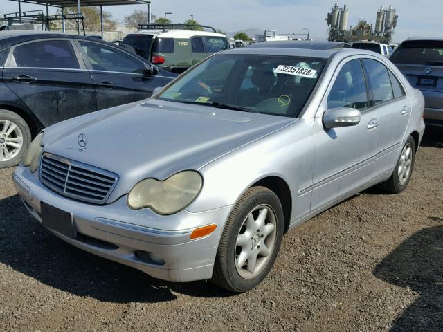 WDBRF64J52F186743 - 2002 MERCEDES-BENZ C 320 SILVER photo 2