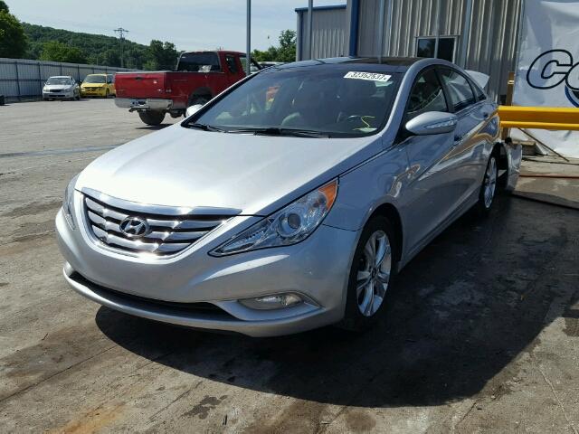 5NPEC4AC1CH430432 - 2012 HYUNDAI SONATA GRAY photo 2