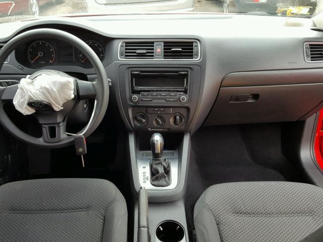 3VW2K7AJ2EM228053 - 2014 VOLKSWAGEN JETTA BASE 红色 照片 9