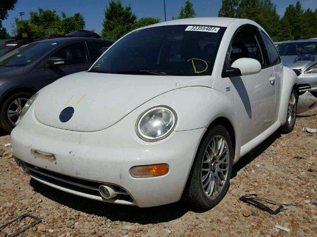 3VWCS21C61M400412 - 2001 VOLKSWAGEN NEW BEETLE WHITE photo 2