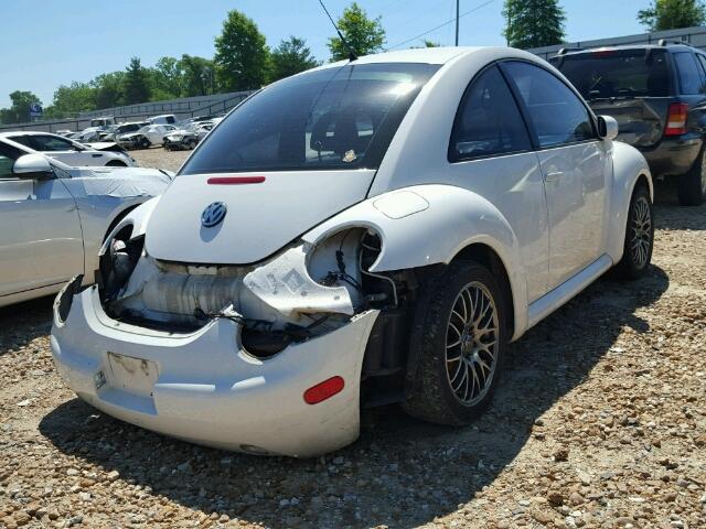 3VWCS21C61M400412 - 2001 VOLKSWAGEN NEW BEETLE 白色 照片 4