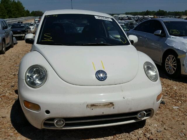 3VWCS21C61M400412 - 2001 VOLKSWAGEN NEW BEETLE 白色 照片 7
