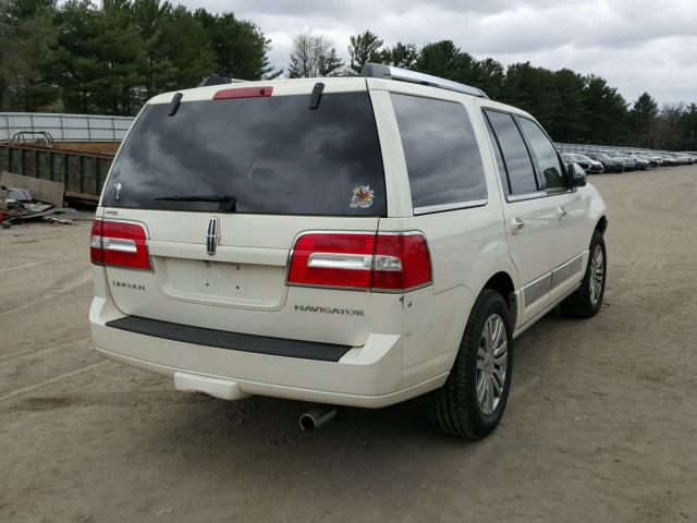 5LMFU28598LJ20375 - 2008 LINCOLN NAVIGATOR WHITE photo 4