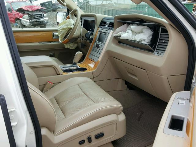 5LMFU28598LJ20375 - 2008 LINCOLN NAVIGATOR WHITE photo 5