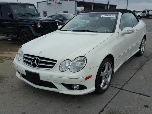 WDBTK72G97T077516 - 2007 MERCEDES-BENZ CLK 550 WHITE photo 2