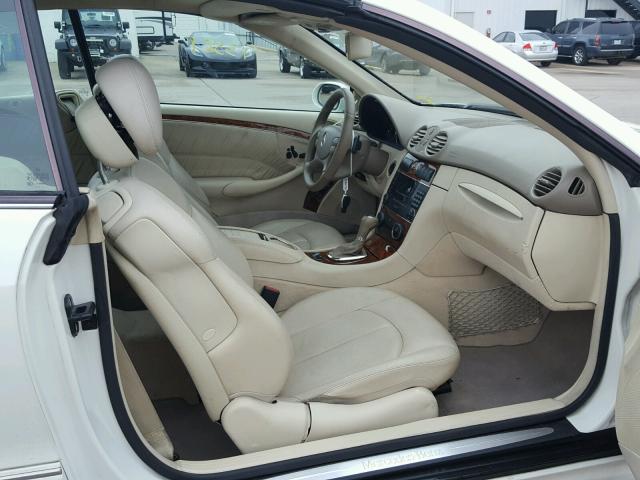 WDBTK72G97T077516 - 2007 MERCEDES-BENZ CLK 550 WHITE photo 5