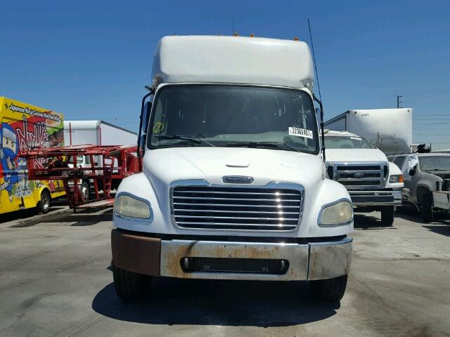 1FVACWCT85HU10983 - 2005 FREIGHTLINER M2 WHITE photo 9