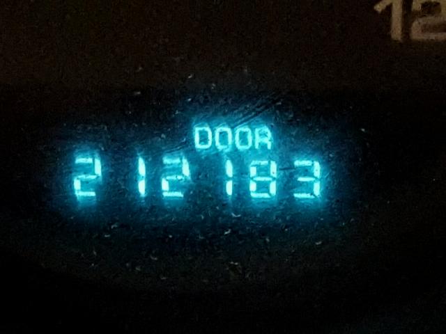 1P3ES46C3YD813877 - 2000 PLYMOUTH NEON BASE 黑色 照片 8