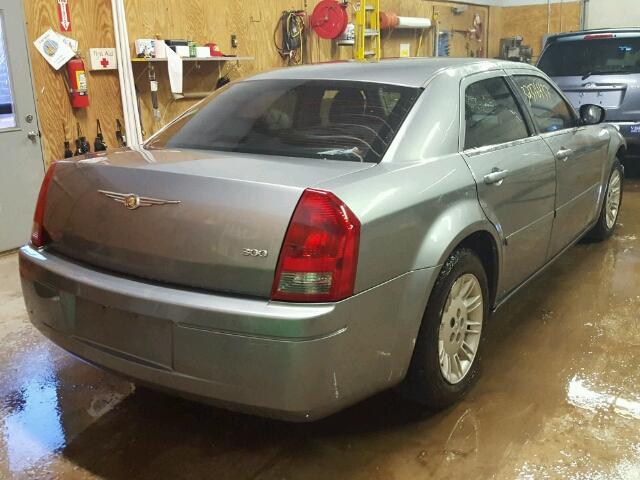 2C3KA43R16H221199 - 2006 CHRYSLER 300 SILVER photo 4