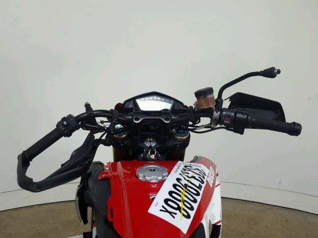 ZDM1YBJS5HB013131 - 2017 DUCATI HYPERMOTAR RED photo 16