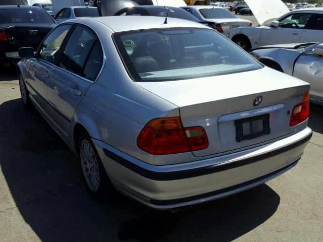 WBAAM5336XFR04371 - 1999 BMW 328I AUTOM SILVER photo 3