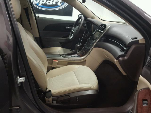1G11D5RR4DF116353 - 2013 CHEVROLET MALIBU 1LT 灰色 照片 5