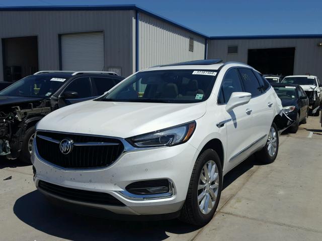 5GAERCKW6JJ168236 - 2018 BUICK ENCLAVE PR WHITE photo 2