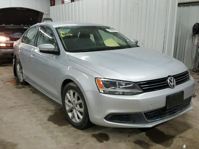 3VWD07AJXEM246492 - 2014 VOLKSWAGEN JETTA SE SILVER photo 1