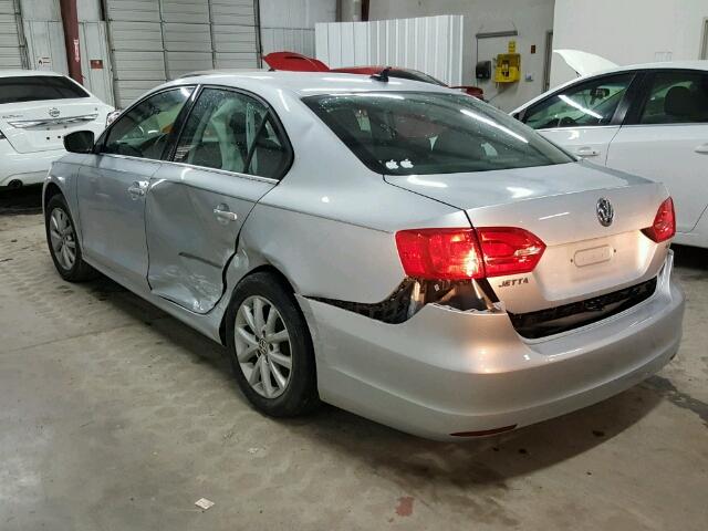 3VWD07AJXEM246492 - 2014 VOLKSWAGEN JETTA SE SILVER photo 3