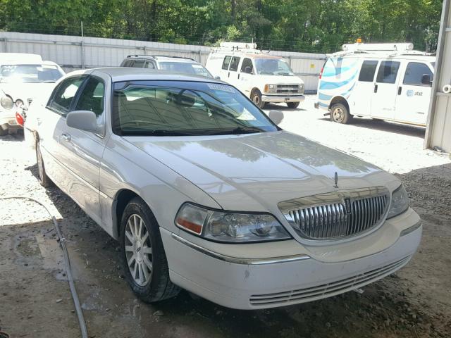 1LNHM81V97Y605898 - 2007 LINCOLN TOWN CAR S WHITE photo 1