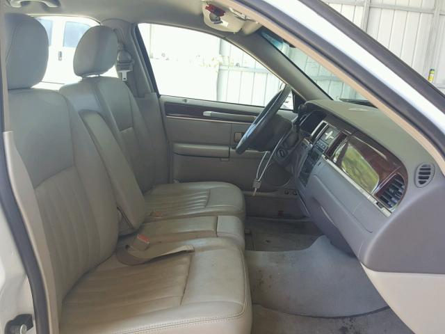 1LNHM81V97Y605898 - 2007 LINCOLN TOWN CAR S WHITE photo 5