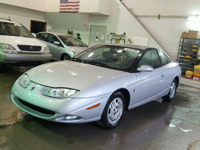1G8ZY12751Z108878 - 2001 SATURN SC2 SILVER photo 2