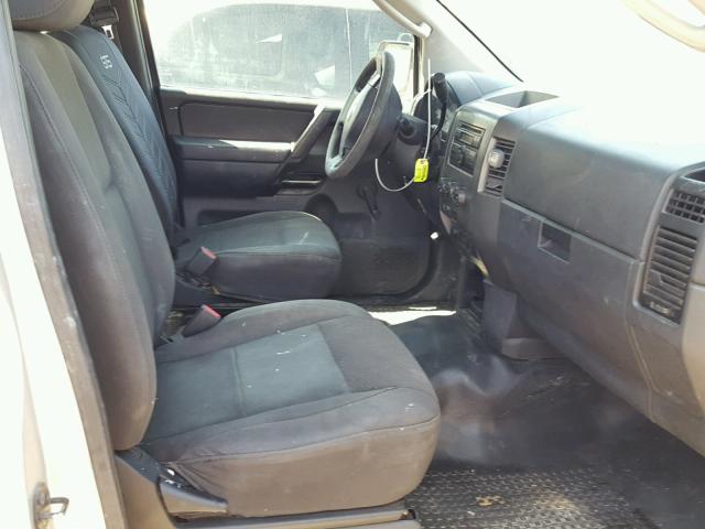 1N6AA06E98N318795 - 2008 NISSAN TITAN XE SILVER photo 5