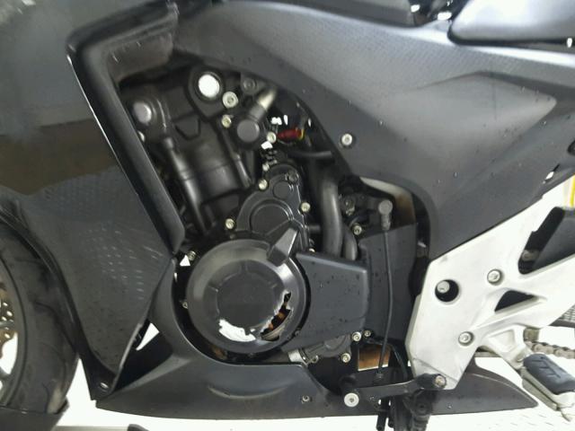 MLHPC4461E5100742 - 2014 HONDA CBR500 R BLACK photo 11