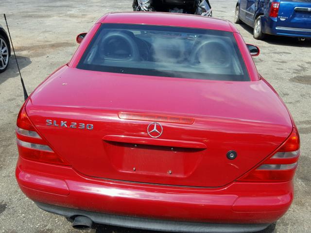 WDBKK47F7WF072029 - 1998 MERCEDES-BENZ SLK 230 KO RED photo 6