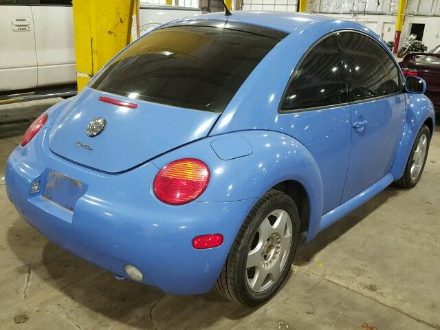 3VWCC21C41M423300 - 2001 VOLKSWAGEN NEW BEETLE 蓝色 照片 4