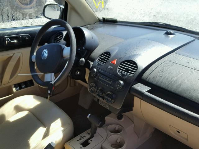 3VWBM31YX5M352877 - 2005 VOLKSWAGEN NEW BEETLE 黑色 照片 9