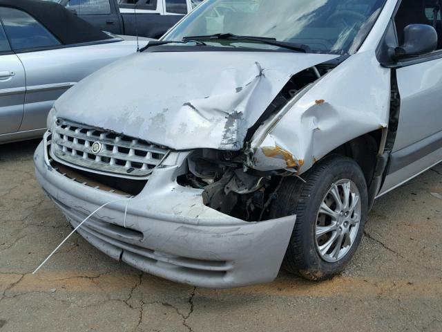 1C4GJ44G1YB764126 - 2000 CHRYSLER GRAND VOYA SILVER photo 9