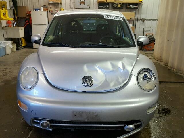 3VWCD21C32M414232 - 2002 VOLKSWAGEN NEW BEETLE 银色 照片 9