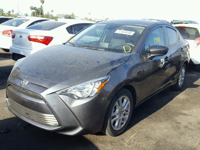 3MYDLBZV6GY128893 - 2016 TOYOTA SCION IA GRAY photo 2