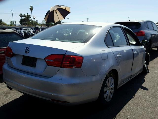 3VW2K7AJ3BM396246 - 2011 VOLKSWAGEN JETTA BASE 银色 照片 4