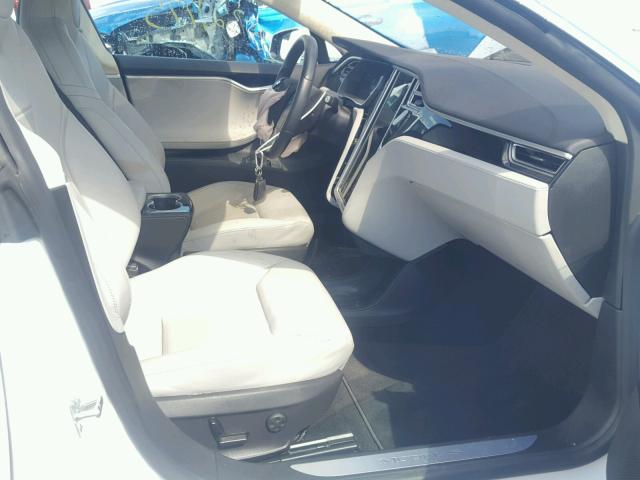 5YJSA1E27GF128060 - 2016 TESLA MODEL S WHITE photo 5