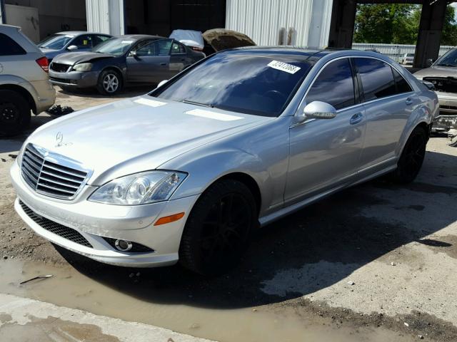 WDDNG86X27A091934 - 2007 MERCEDES-BENZ S 550 4MAT SILVER photo 2