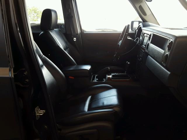1J8HH58NX8C143422 - 2008 JEEP COMMANDER BLACK photo 5