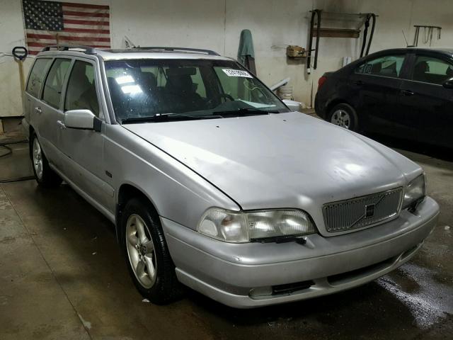 YV1LW5640W2445557 - 1998 VOLVO V70 GLT/AW SILVER photo 1