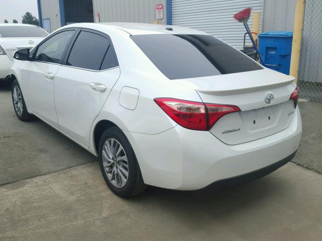 5YFBPRHE9HP590726 - 2017 TOYOTA COROLLA LE WHITE photo 3