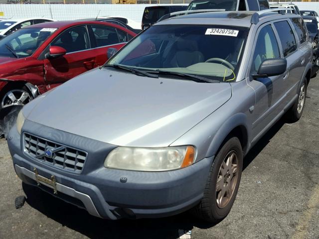 YV1SZ592651199731 - 2005 VOLVO XC70 SILVER photo 2