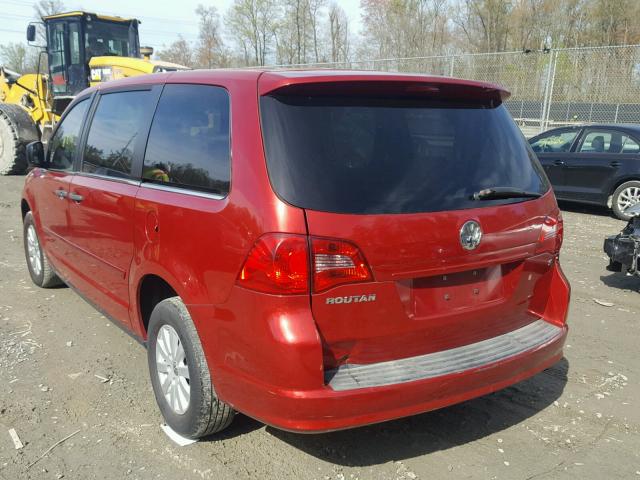 2V8HW44139R601339 - 2009 VOLKSWAGEN ROUTAN S წითელი ფოტო 3