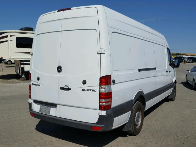 WD3PE8CC7D5785219 - 2013 MERCEDES-BENZ SPRINTER 2 WHITE photo 4