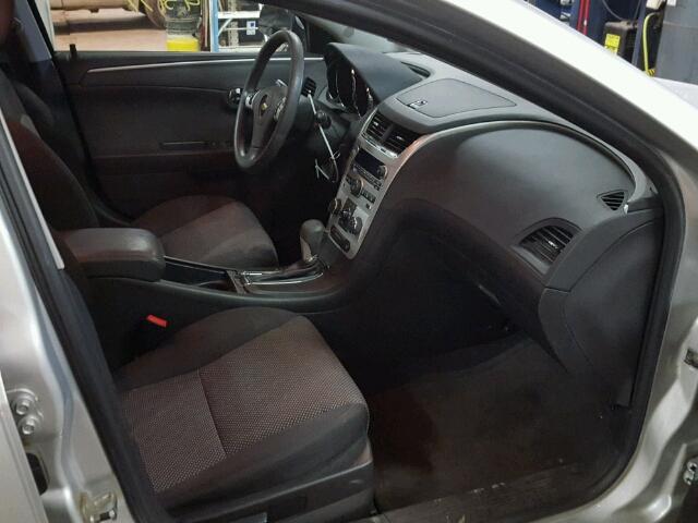 1G1ZC5E16BF123842 - 2011 CHEVROLET MALIBU 1LT 银色 照片 5