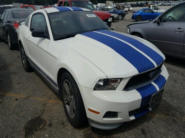 1ZVBP8AM1C5228923 - 2012 FORD MUSTANG WHITE photo 1
