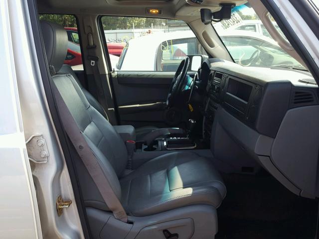 1J8HH48K66C355683 - 2006 JEEP COMMANDER SILVER photo 5
