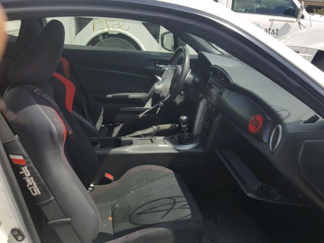 JF1ZNAA15E9703415 - 2014 TOYOTA SCION FR-S თეთრი ფოტო 5