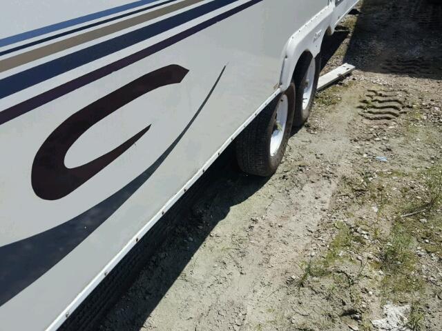 1UJCJ02R415L80244 - 2001 JYCO EAGLE WHITE photo 9