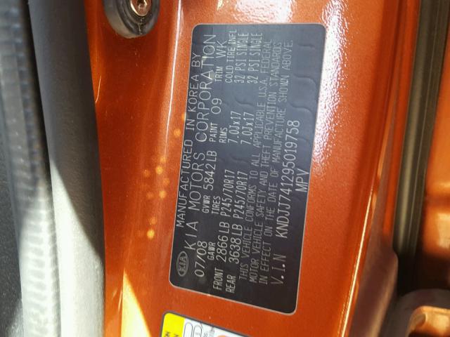 KNDJJ741295019758 - 2009 KIA BORREGO LX ORANGE photo 10