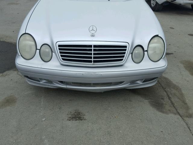 WDBLJ65GXYF122925 - 2000 MERCEDES-BENZ CLK 320 SILVER photo 9