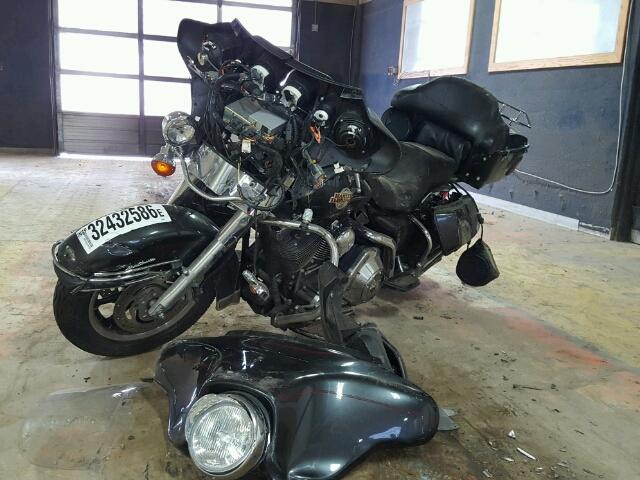 1HD1FCW176Y625587 - 2006 HARLEY-DAVIDSON FLHTCUI Сұр фото 2