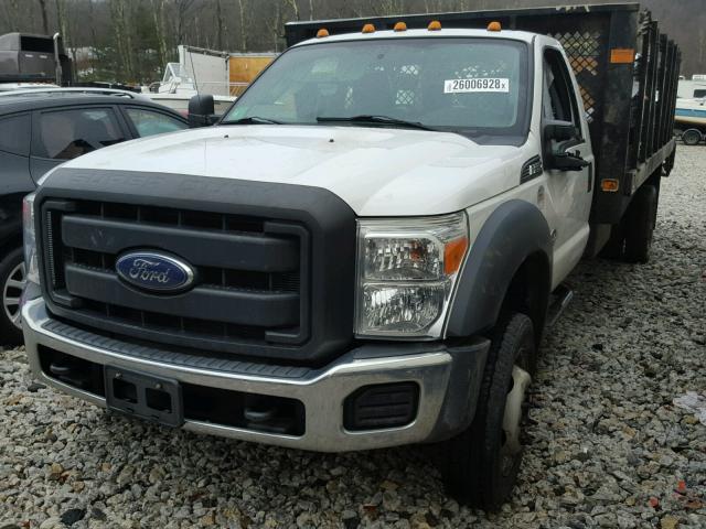 1FDUF5GT1FEB46363 - 2015 FORD F550 SUPER WHITE photo 2