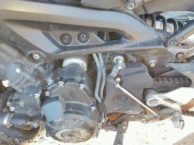 JYARN33E3EA000122 - 2014 YAMAHA FZ09 GRAY photo 7