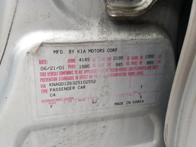 KNAGD126325102552 - 2002 KIA OPTIMA MAG SILVER photo 10